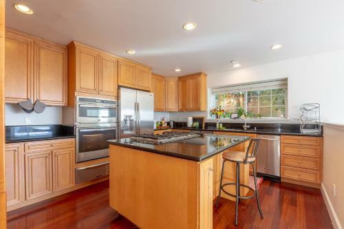 @ Marbella Lane Top Coastline Views, Family Friendly