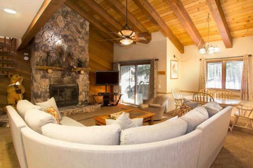 Mammoth Pines #02