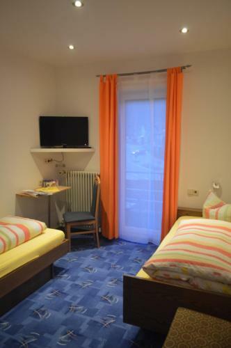 Hostal Hotel Adler Post