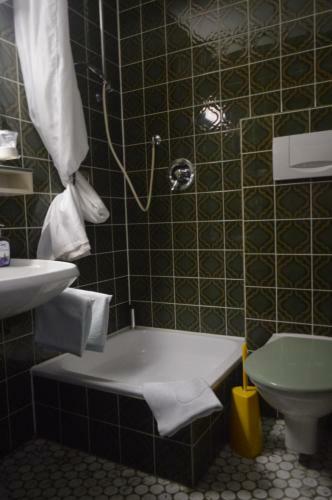 Hostal Hotel Adler Post