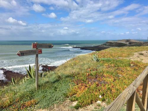 Enjoy View Apartment - Ocean, Surf, Beach, Eat & Work