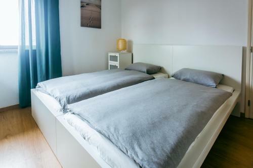 Enjoy View Apartment - Ocean, Surf, Beach, Eat & Work