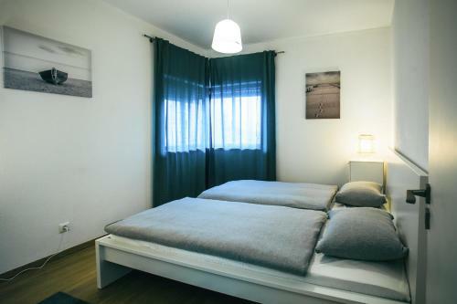 Enjoy View Apartment - Ocean, Surf, Beach, Eat & Work