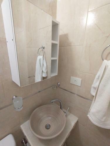 Habitaci�n Con Ba�o Privado En Edificio 1er Piso