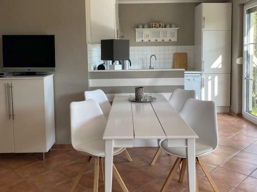 Large, Comfortable Apartment By The Sea