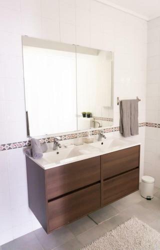 Apartamento 8rooftop - T2 Com Terra�o E Vista Para As Salinas!