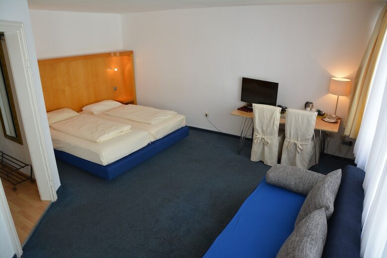 Hostal Hotel Lex Im Gartenhof