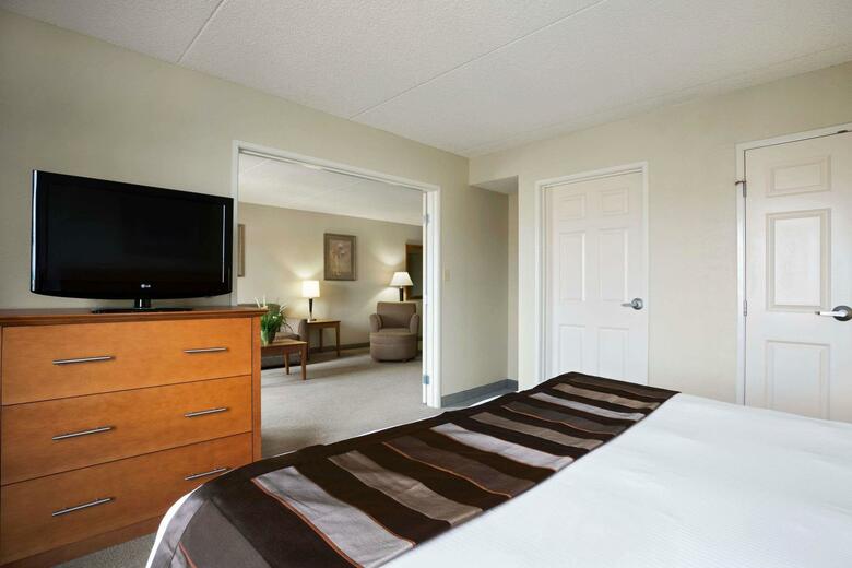 Hotel Wingate By Wyndham Louisville East