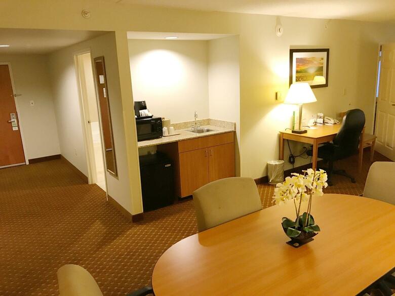 Hotel Wingate By Wyndham Louisville East