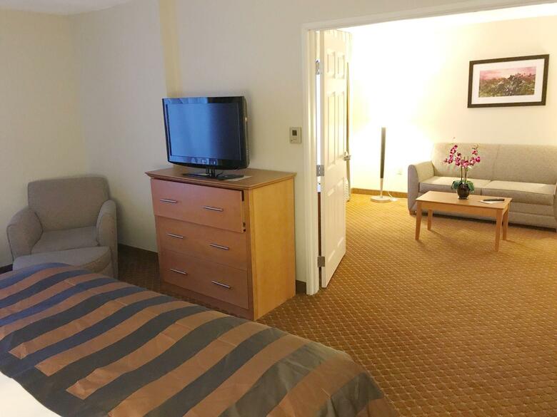 Hotel Wingate By Wyndham Louisville East