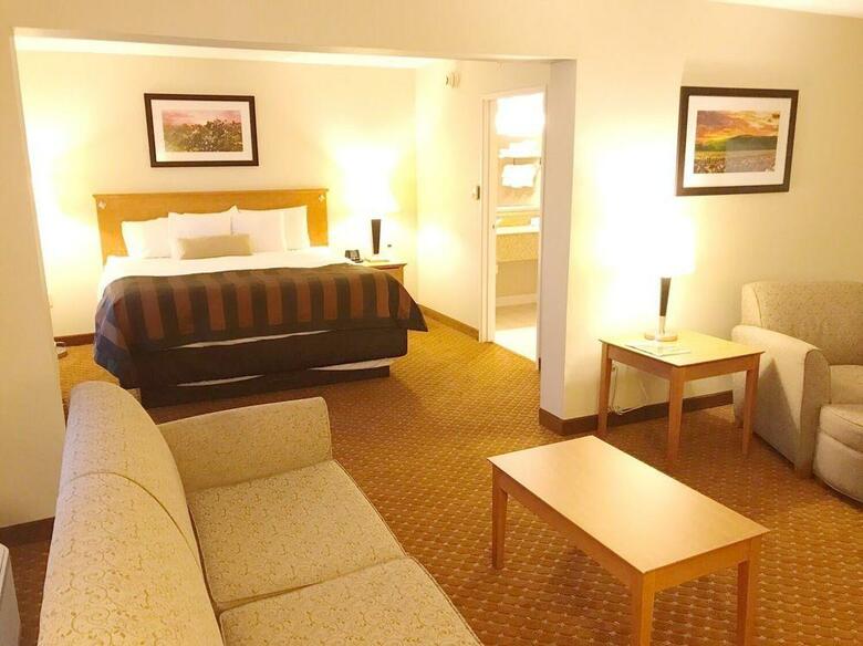 Hotel Wingate By Wyndham Louisville East