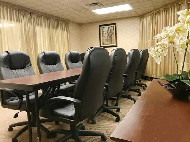 Hotel Wingate By Wyndham Louisville East