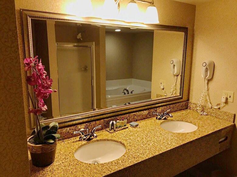 Hotel Wingate By Wyndham Louisville East