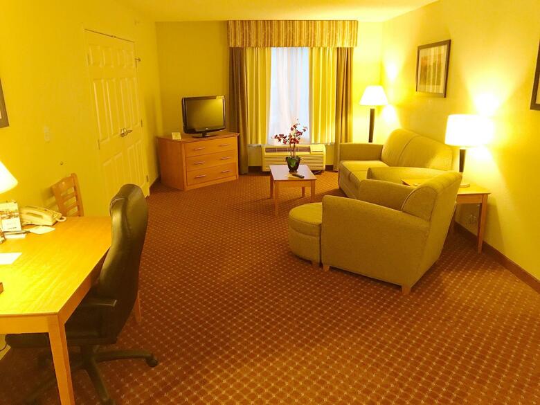 Hotel Wingate By Wyndham Louisville East