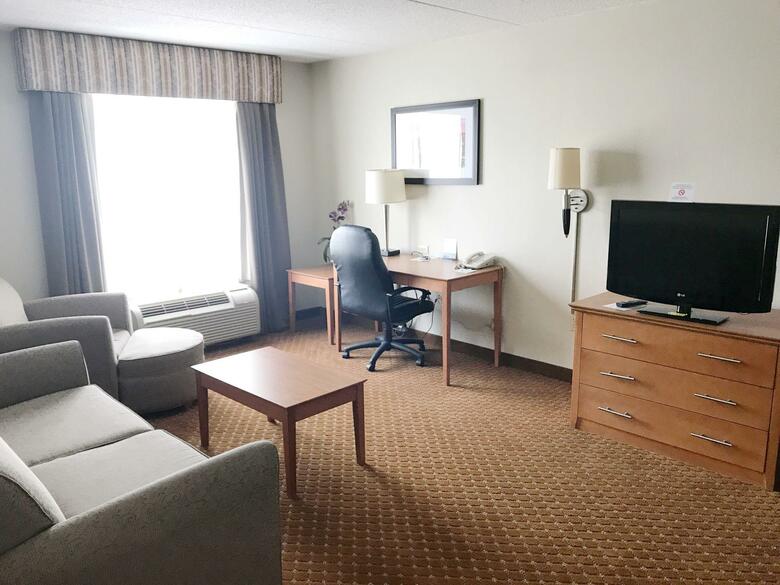 Hotel Wingate By Wyndham Louisville East