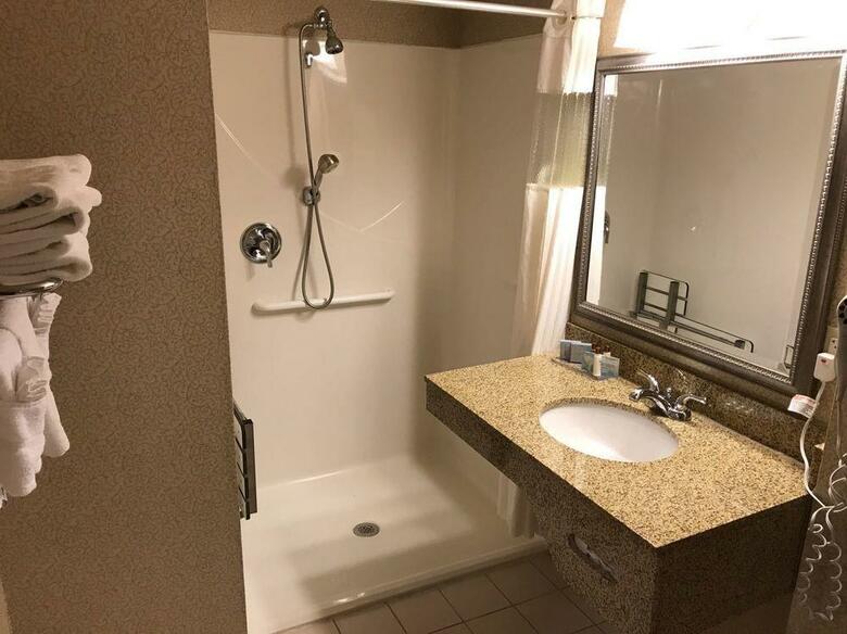 Hotel Wingate By Wyndham Louisville East