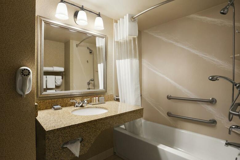 Hotel Wingate By Wyndham Louisville East