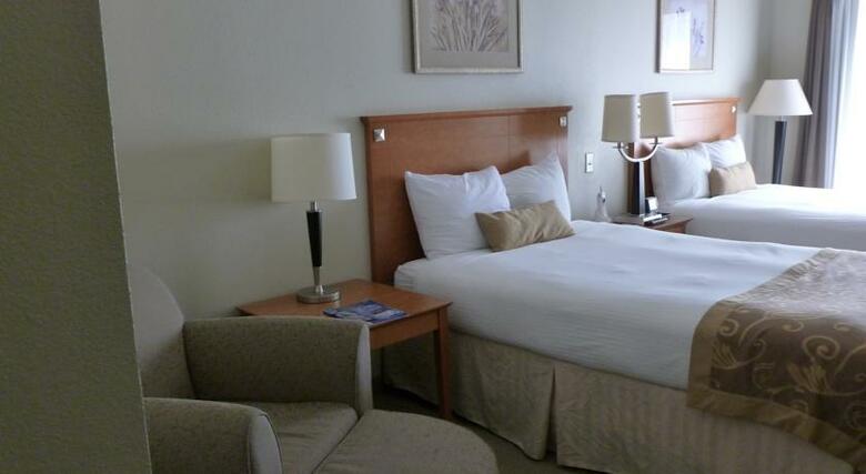 Hotel Wingate By Wyndham Louisville East