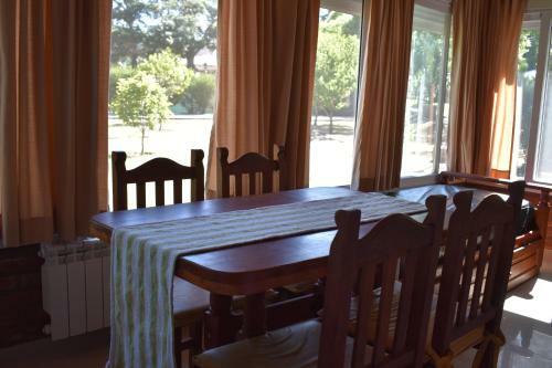 Lodge Caba�as Latitud 38.15