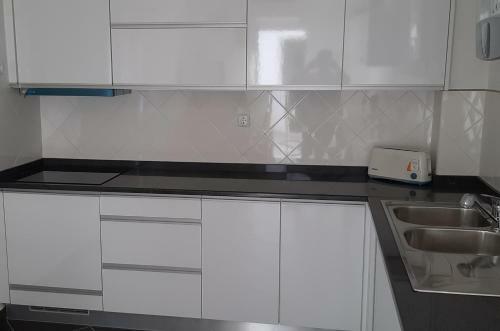 Hostel De Borba - Just In House