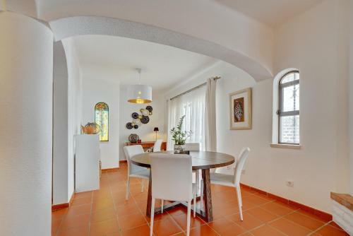 Apartamento Da Hortinha, 2 Quartos, Piscina