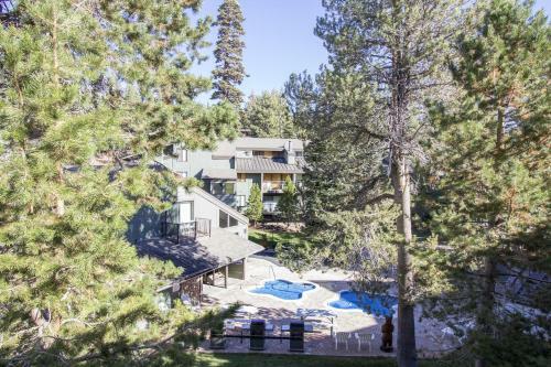 Apartamento St Anton Courtyard View 2-bedroom Condos With Pool & Jacuzzi
