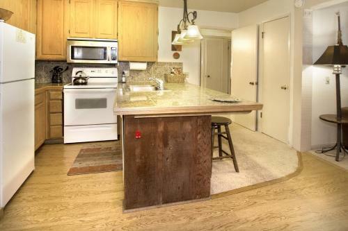 Apartamento St Anton Courtyard View 2-bedroom Condos With Pool & Jacuzzi