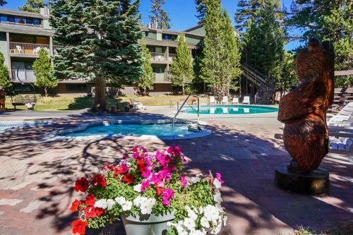 Apartamento St Anton Courtyard View 2-bedroom Condos With Pool & Jacuzzi