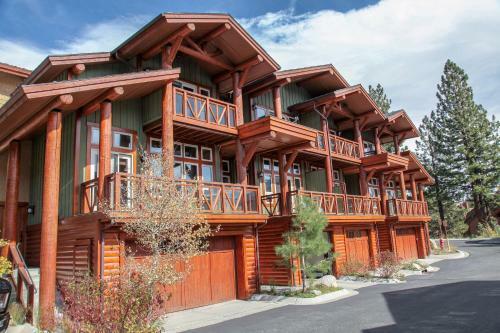 Three-bedroom Townhouse