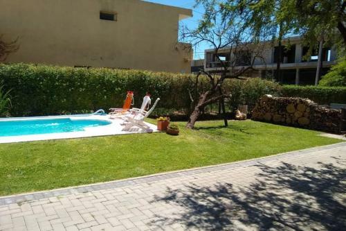 Confortable Caba�a Con Piscina A 10min De Aeropuerto