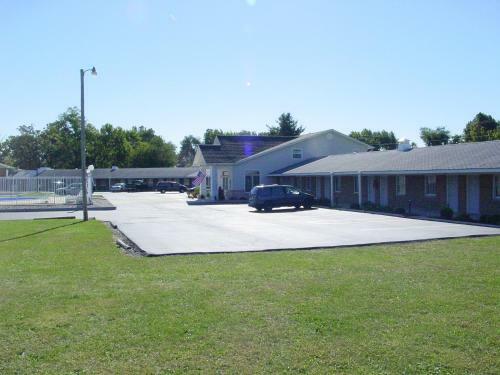 Motel Monticello Inn - Monticello, Indiana