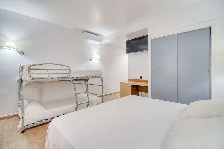 Hotel Abril