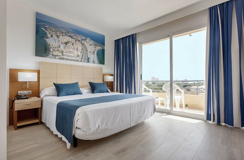 Hotel Abril