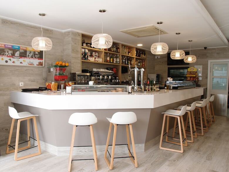 Hotel Abril
