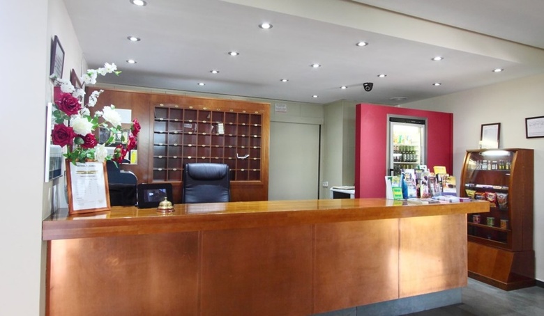 Hotel Abril