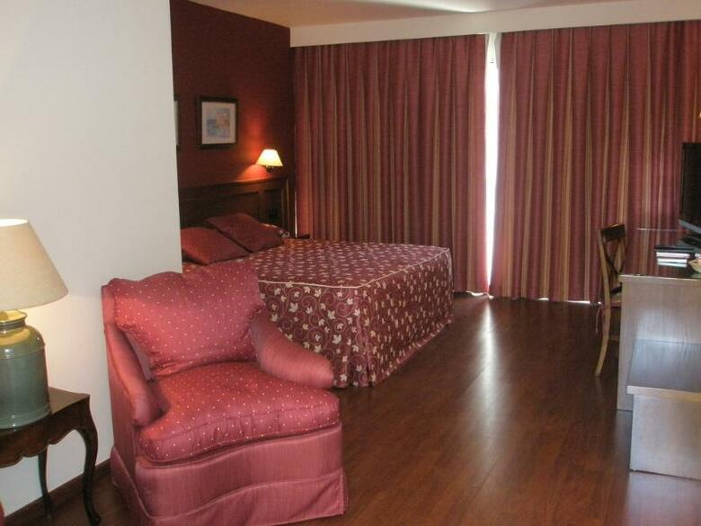 Hotel Abril
