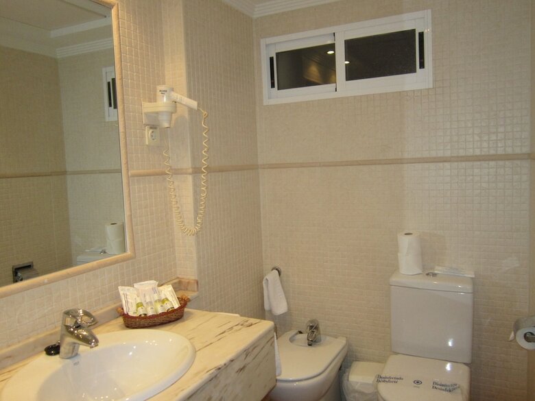 Hotel Abril