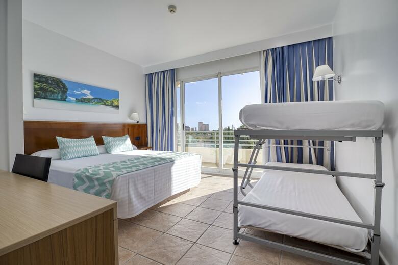 Hotel Abril