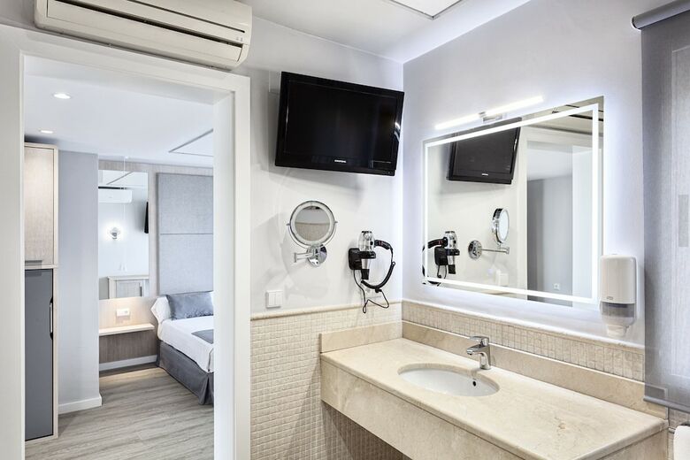 Hotel Abril