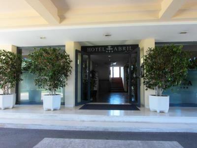 Hotel Abril