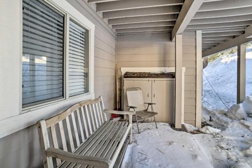 Mammoth Lakes Getaway With Shared Pool, Hot Tub