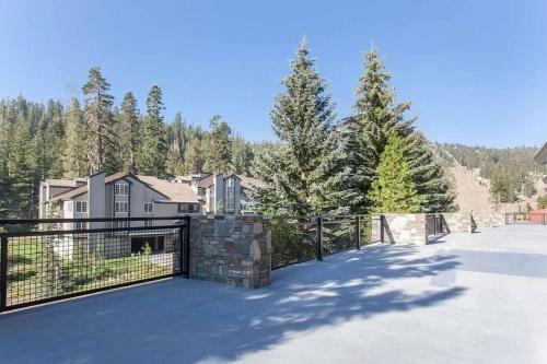 Apartamento Misty Mountain Hideaway - Views, Comfort, Pool/spa