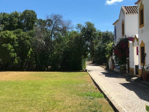 Villa C/ Piscina Pr�xima Da Praia