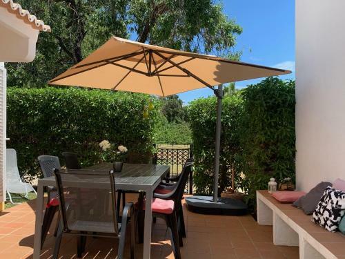 Villa C/ Piscina Pr�xima Da Praia