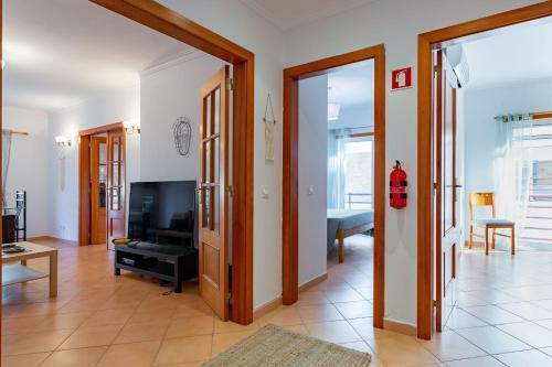 Authentic 2bdr Apartment W/pool By Lovelystay