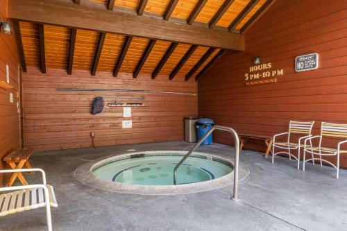 Spacious Winterset 26 2 Bedrm Plus Loft 3 Full Bathrm Townhome Sleeps 8 Steps To Free Town Shuttle