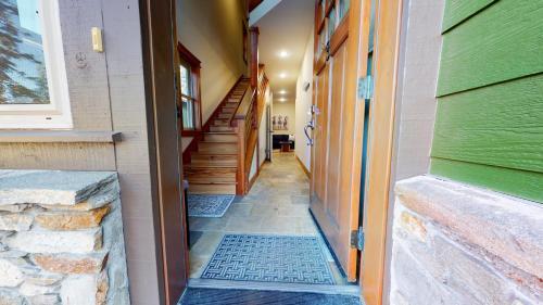Red Slate Canyon Lodge