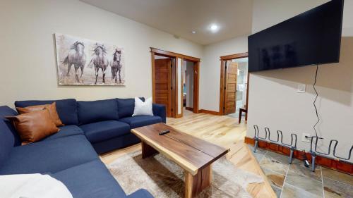 Red Slate Canyon Lodge