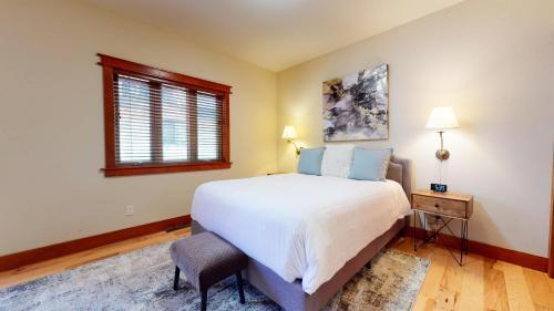 Red Slate Canyon Lodge