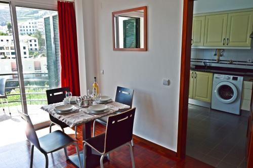 Apartment With Sea View In C�mara De Lobos